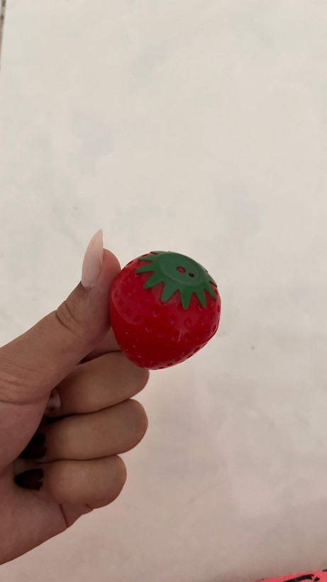 بالم لب توت فرنگی